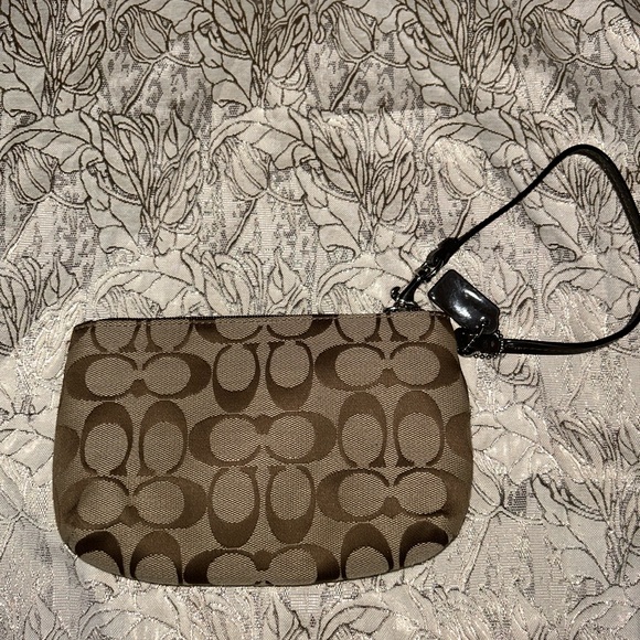 Coach - Park Signature Medium Wristlet - Khaki/Burgundy - Picture 3 of 5